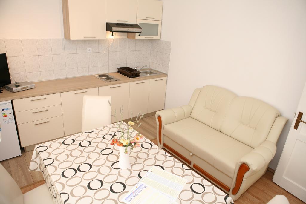 Apartments Radic トロギール エクステリア 写真